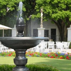 đài phun đài nước cổ điển đặt trên sân thượng