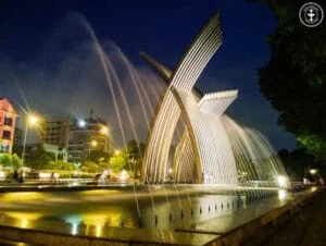 thi công đài phun nước sân vườn hiện đại Kum Fountain