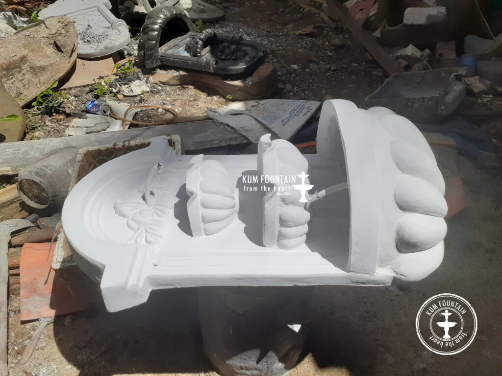 đài phun nước dùng máy bơm tiết kiệm điện