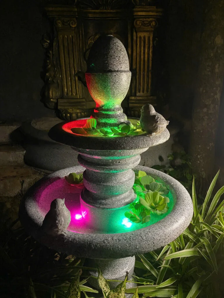 thác nước tường gỗ nhựa composite ngoài trời