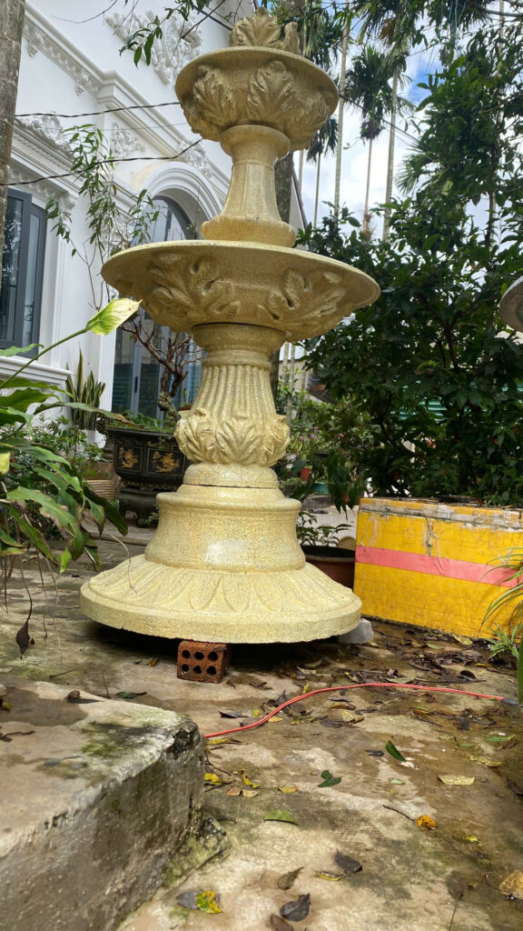 thác nước ban công chống gió bắn